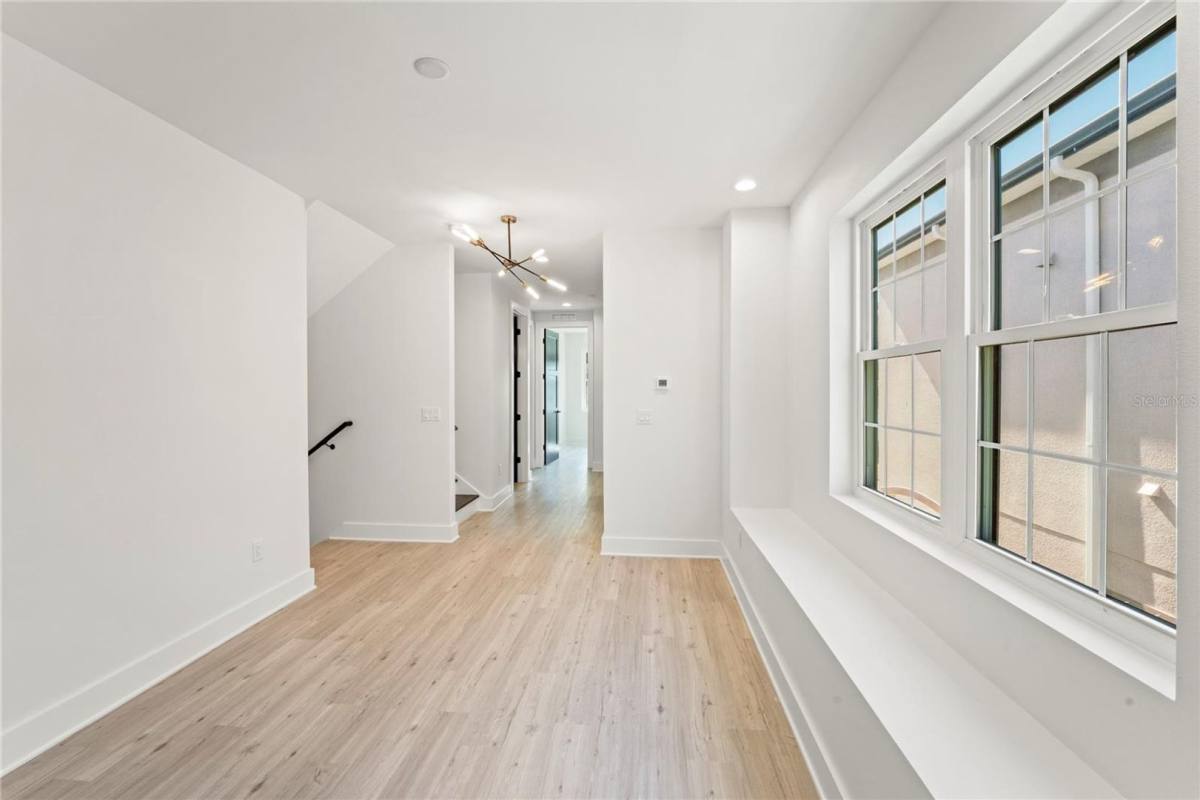 Townhouse for rent at 2403 W N B St, Tampa, FL 33609