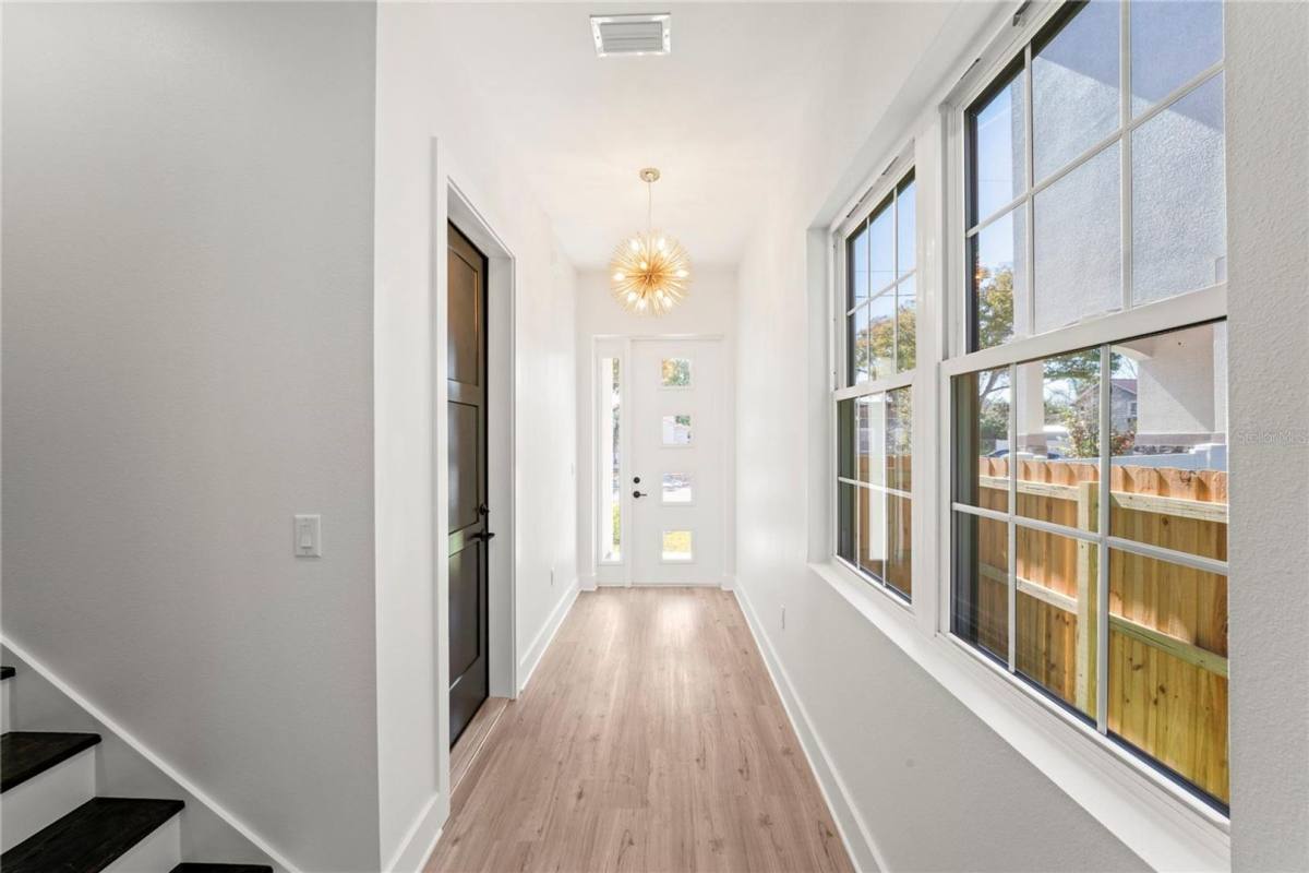 Townhouse for rent at 2403 W N B St, Tampa, FL 33609