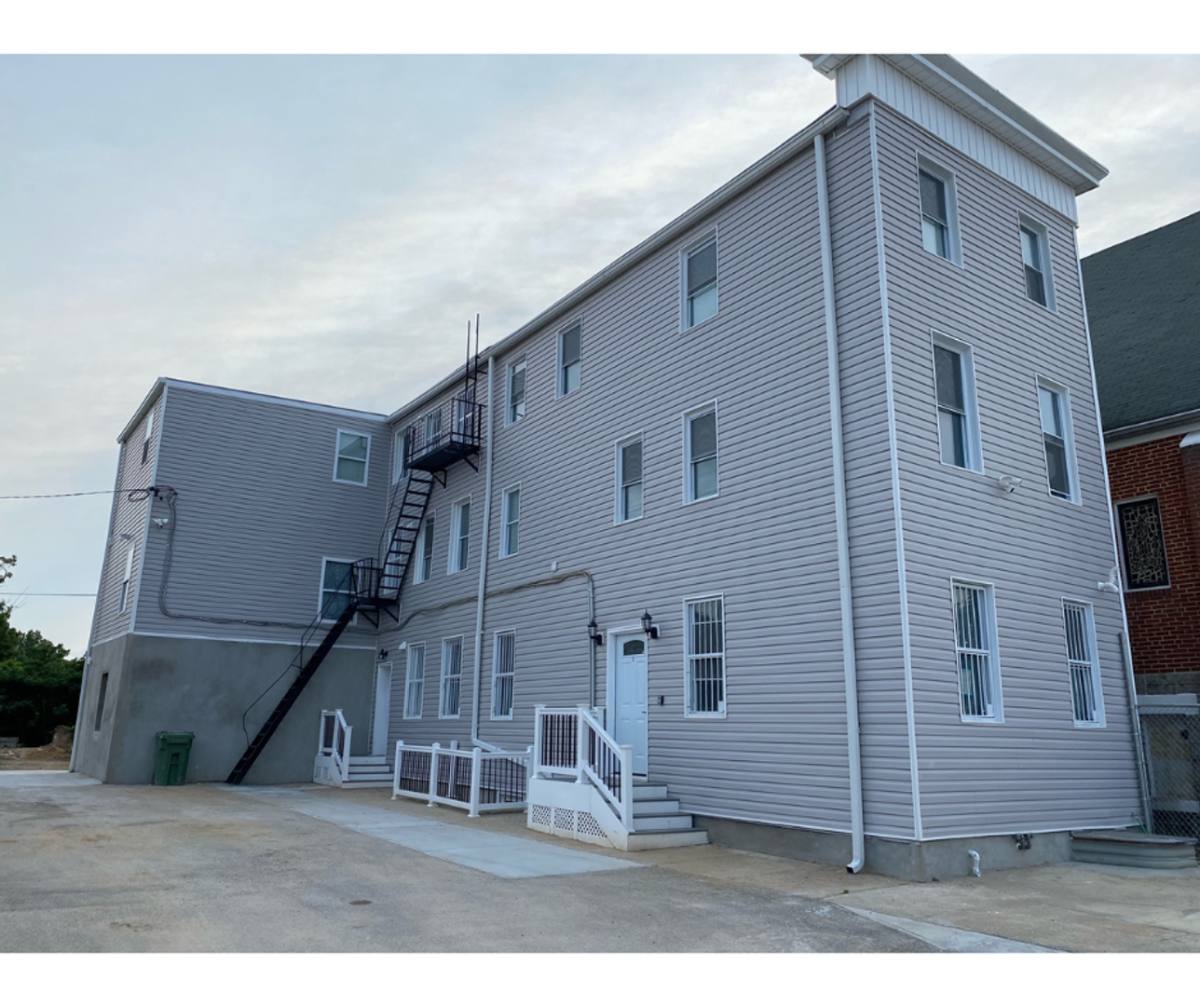 Apartment for rent at 6 S Franklintown Rd, Baltimore, MD 21223