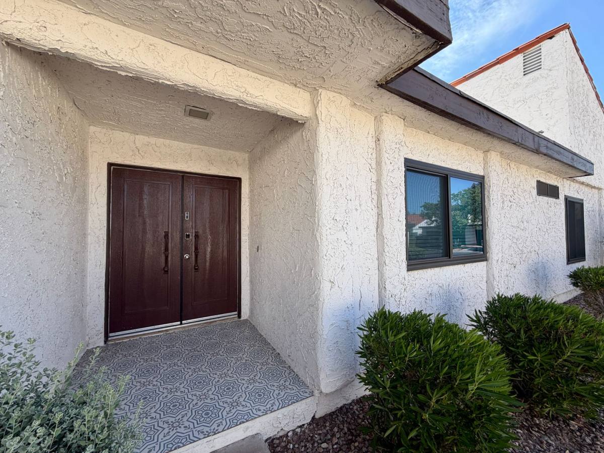 Townhouse for rent at 3142 Espanol Dr, Las Vegas, NV 89121
