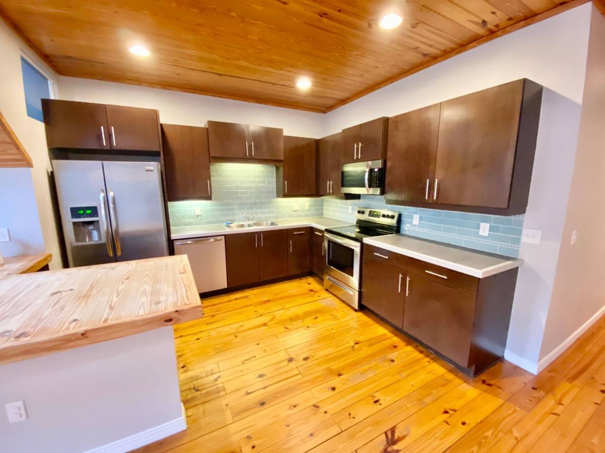 Townhouse for rent at 123 E Muriel St, Orlando, FL 32806