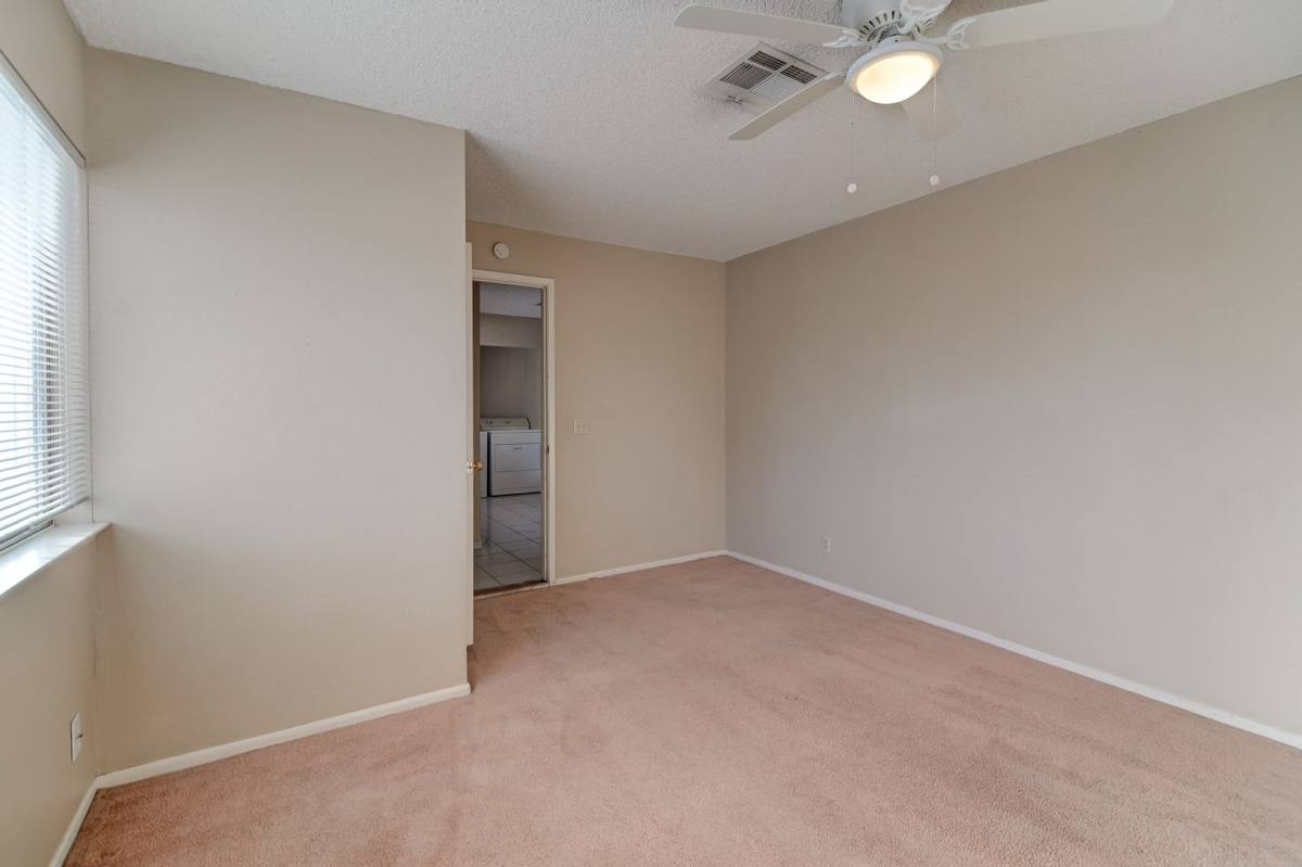 Townhouse for rent at 824 Hedge Way, Las Vegas, NV 89110