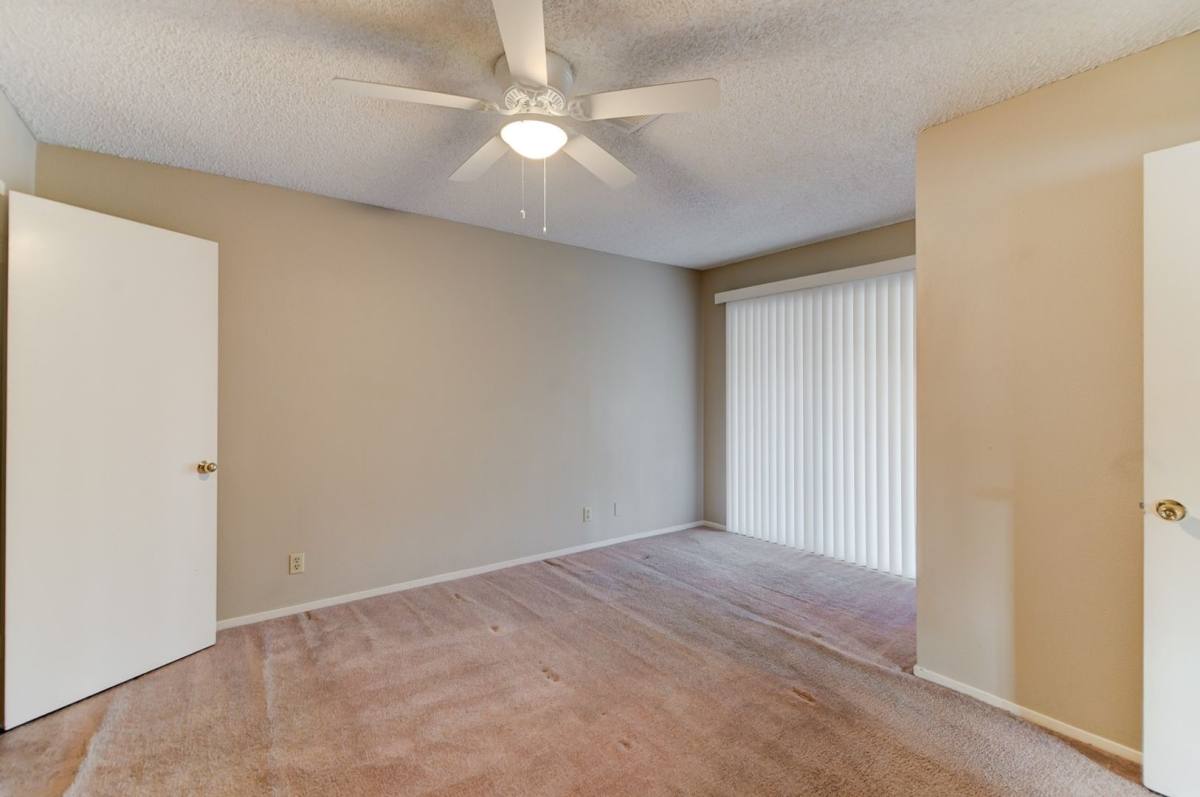 Townhouse for rent at 824 Hedge Way, Las Vegas, NV 89110
