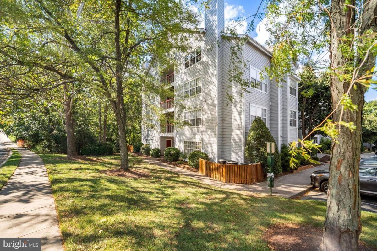 House for rent at 9900 Boysenberry Way, Gaithersburg, MD 20879