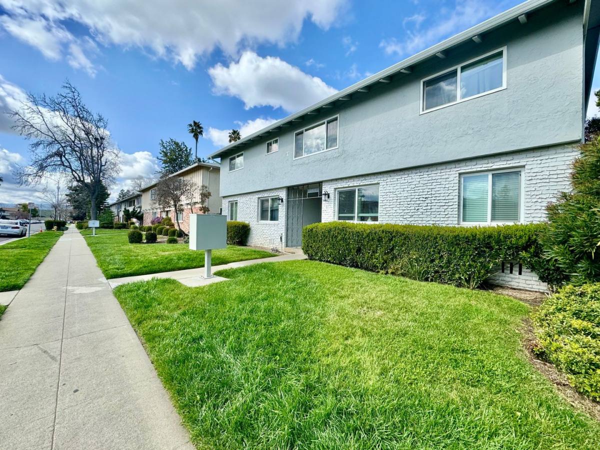 Apartment for rent at 2937 Magliocco Dr, San Jose, CA 95128