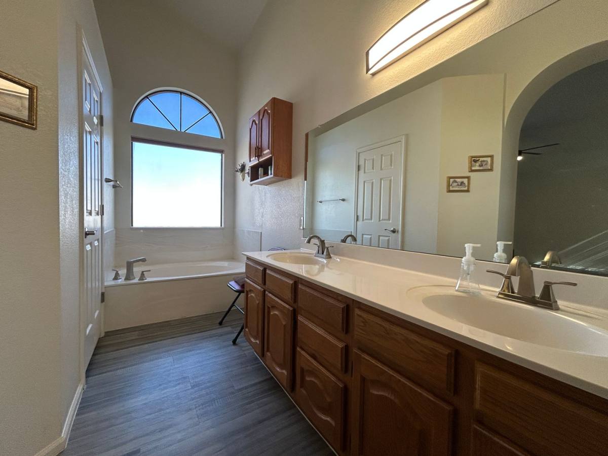 House for rent at 15627 N 50th St, Scottsdale, AZ 85254