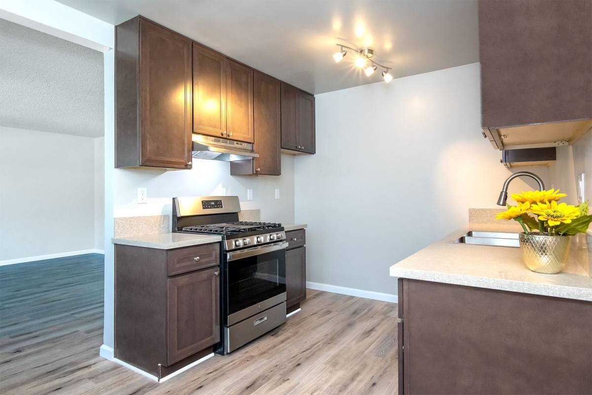 Apartment for rent at 311 N Kenwood St, Glendale, CA 91206