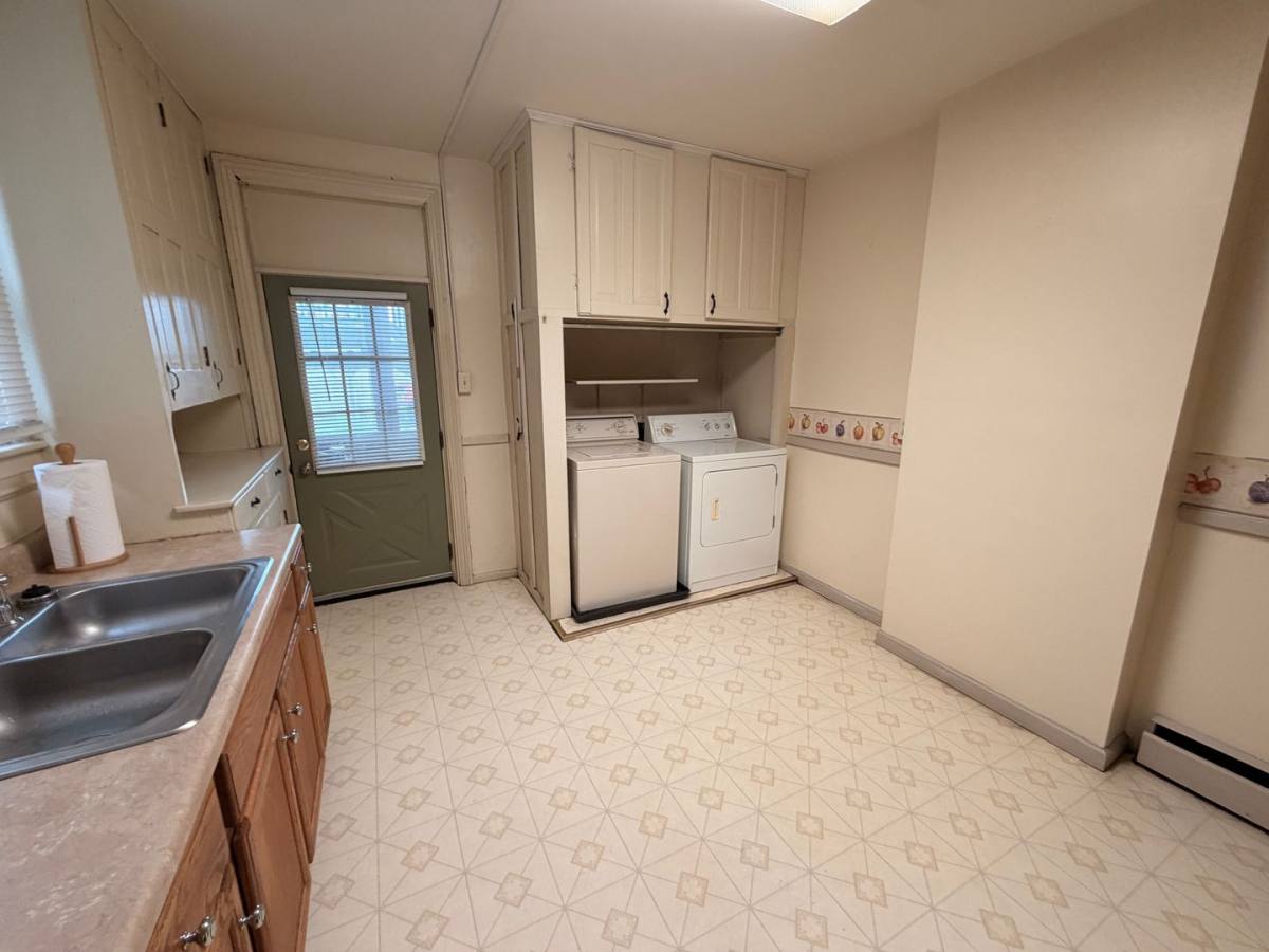 Apartment for rent at 301 Lincoln Way W, Chambersburg, PA 17201