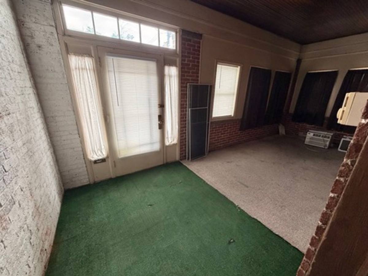 Apartment for rent at 301 Lincoln Way W, Chambersburg, PA 17201