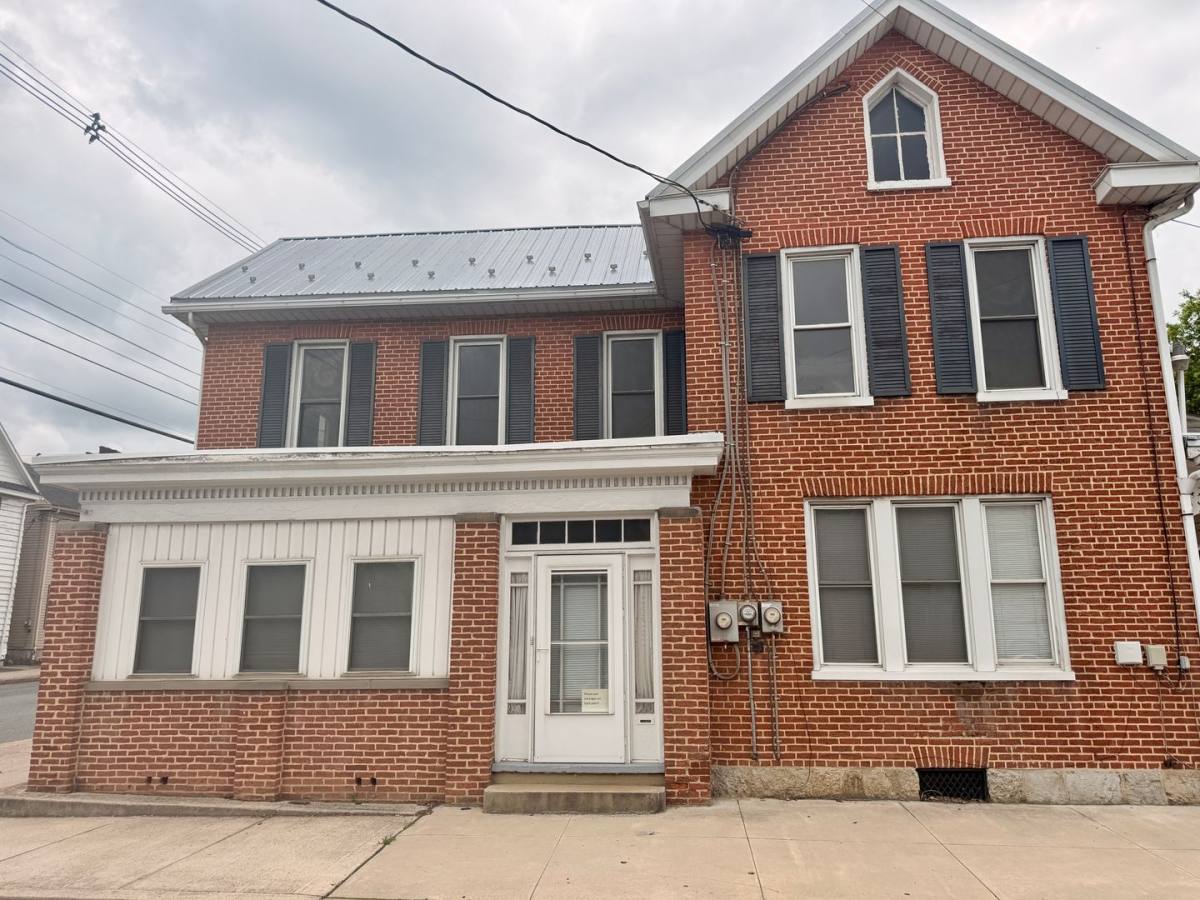 Apartment for rent at 301 Lincoln Way W, Chambersburg, PA 17201