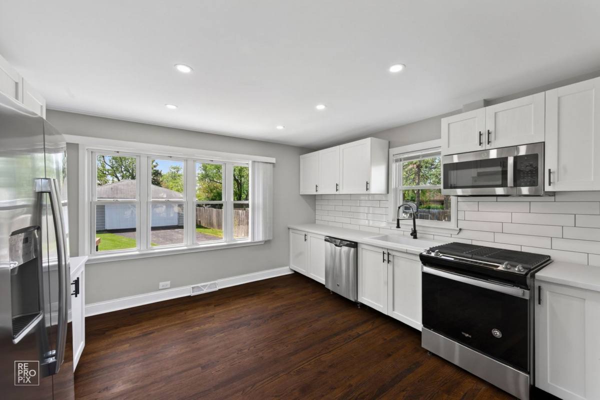 House for rent at 225 Sky Hill Rd, Wauconda, IL 60084