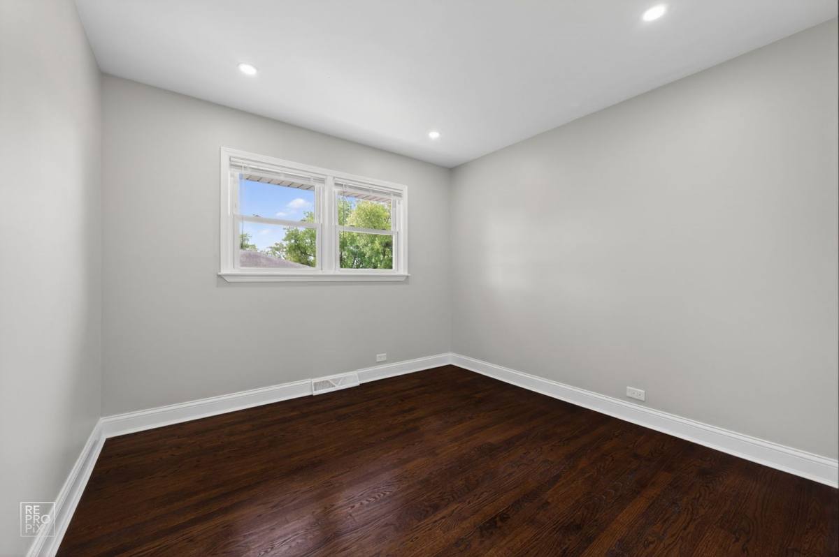 House for rent at 225 Sky Hill Rd, Wauconda, IL 60084