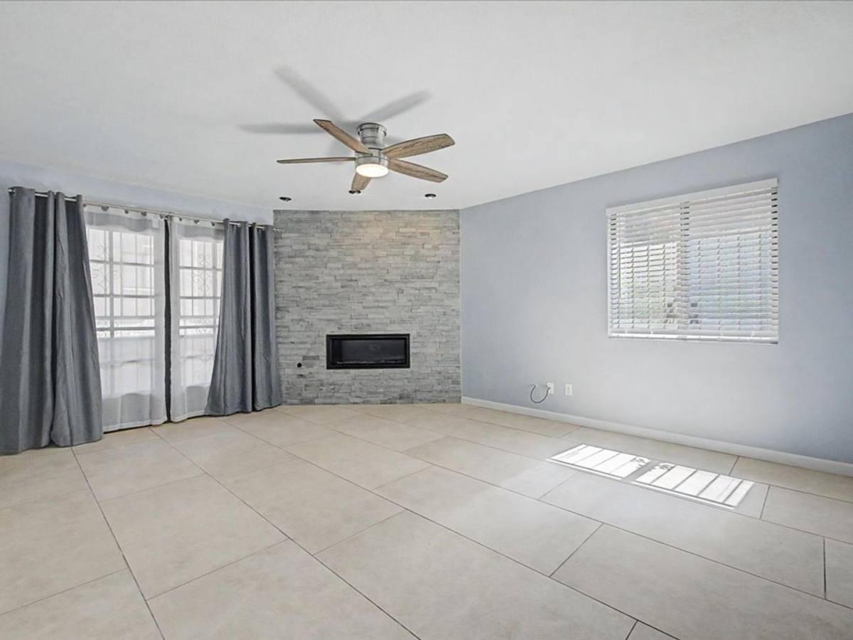 House for rent at 8271 N Oracle Rd, Tucson, AZ 85704