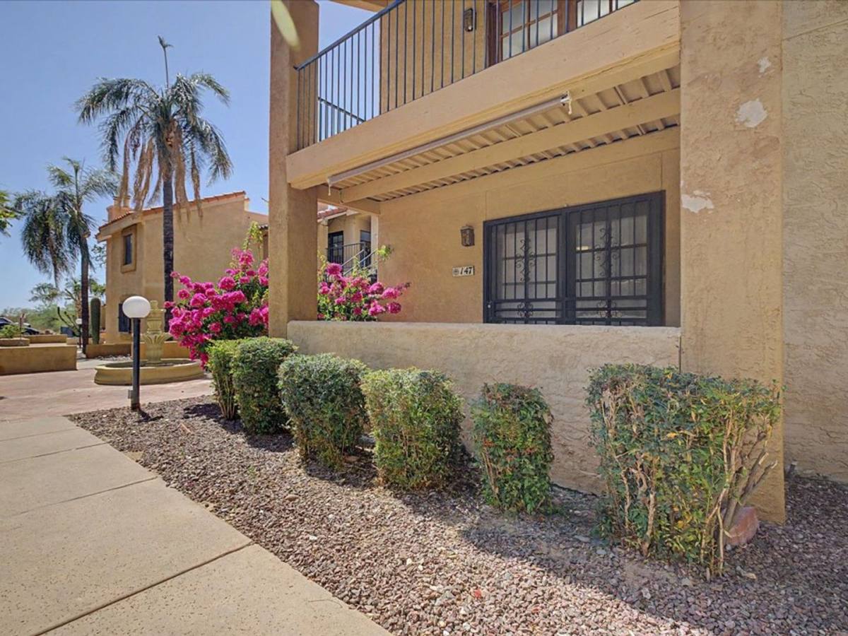 House for rent at 8271 N Oracle Rd, Tucson, AZ 85704