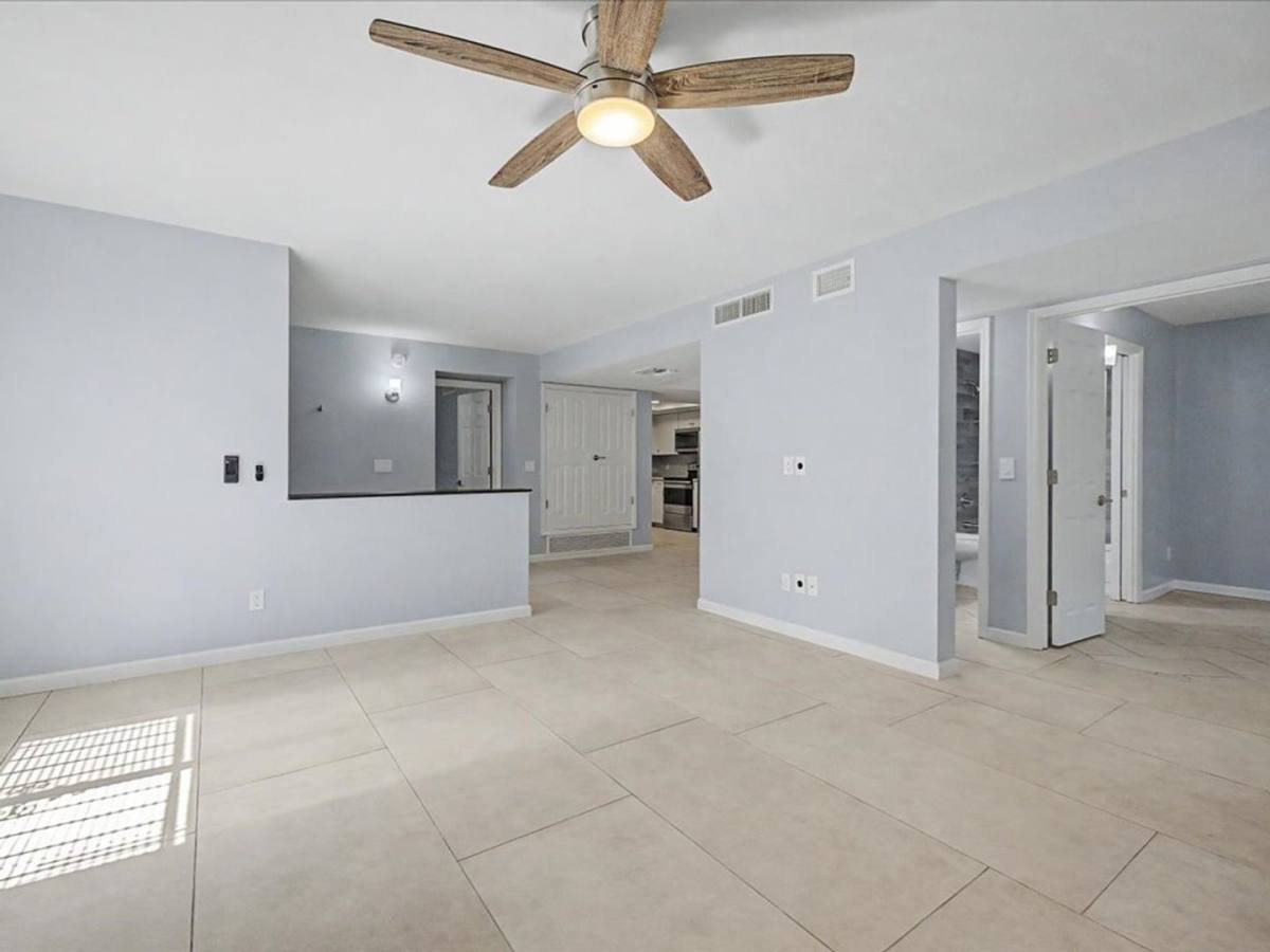 House for rent at 8271 N Oracle Rd, Tucson, AZ 85704