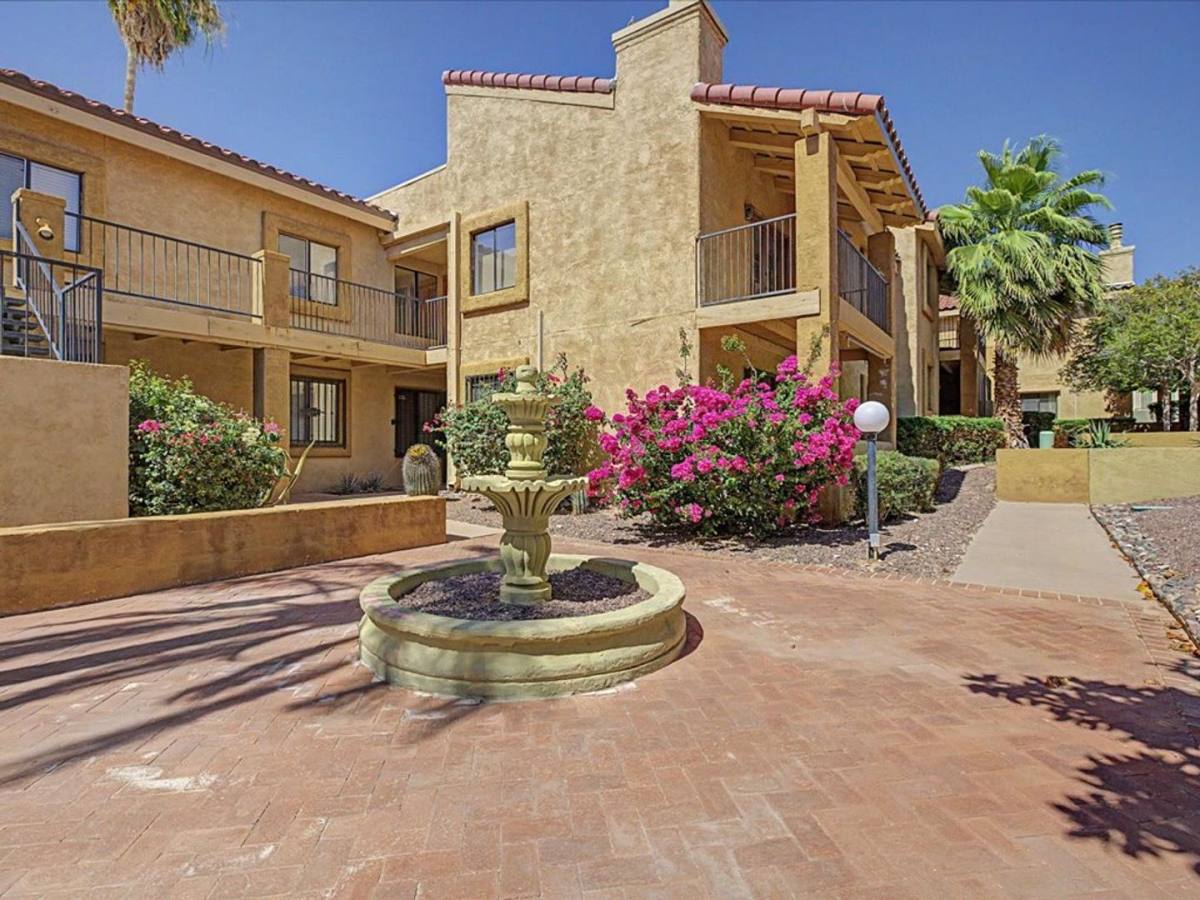 House for rent at 8271 N Oracle Rd, Tucson, AZ 85704