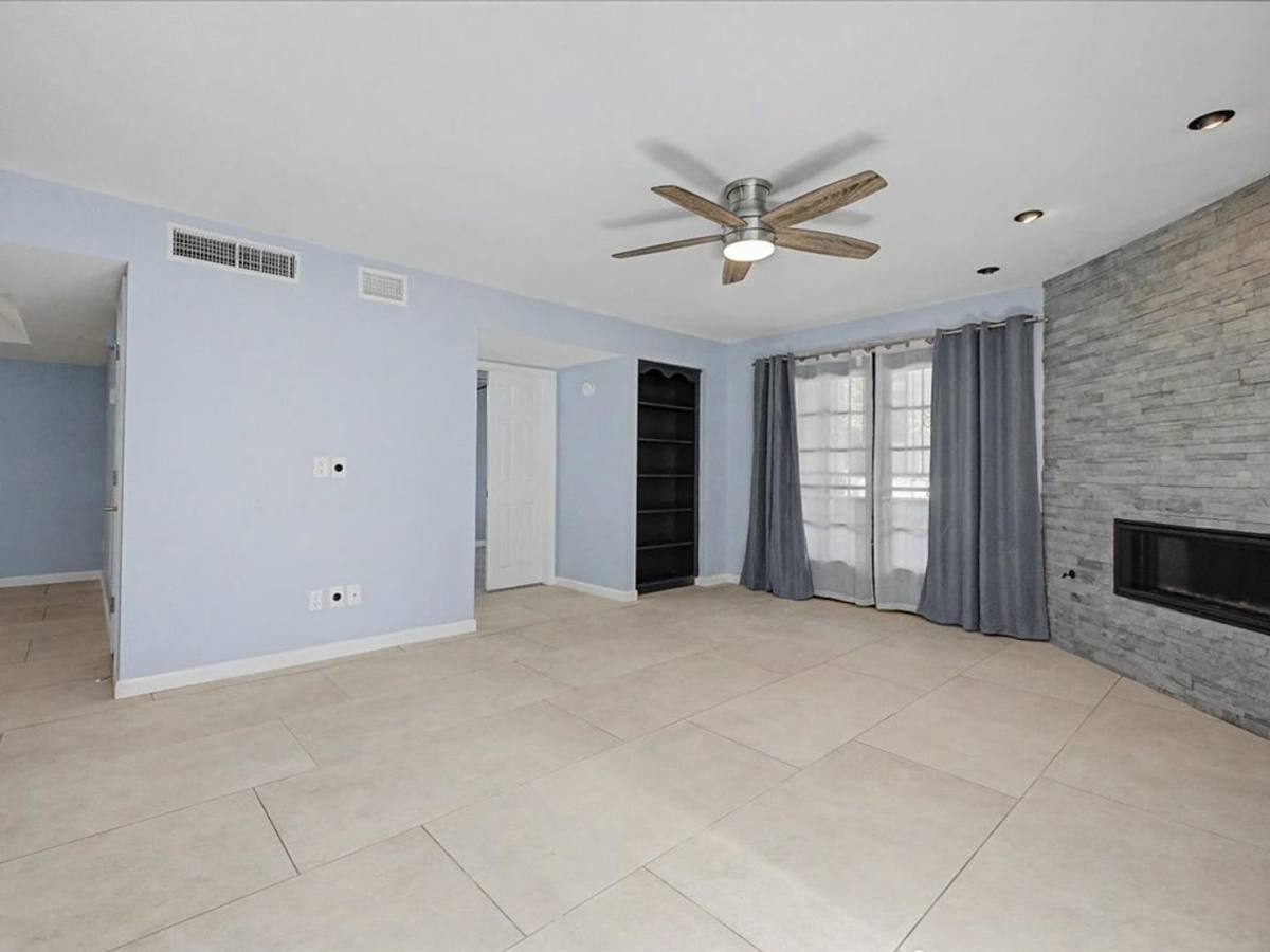 House for rent at 8271 N Oracle Rd, Tucson, AZ 85704