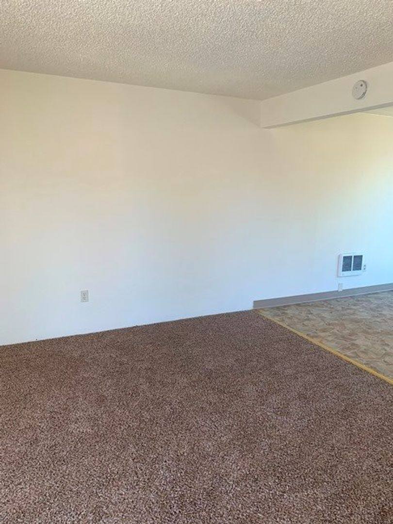 Townhouse for rent at 32 Nevada St, Klamath Falls, OR 97601