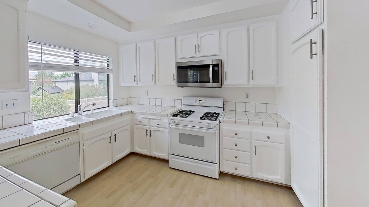Townhouse for rent at 22525 Sherman Way, Woodland Hills, CA 91367