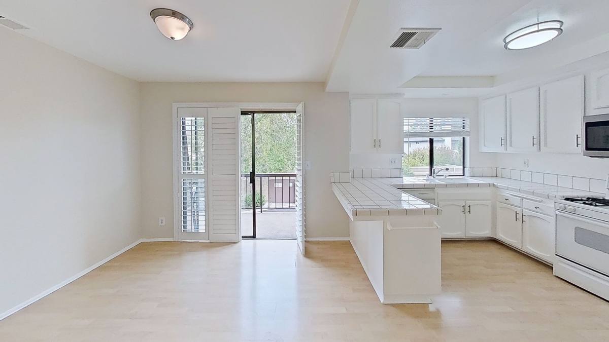 Townhouse for rent at 22525 Sherman Way, Woodland Hills, CA 91367