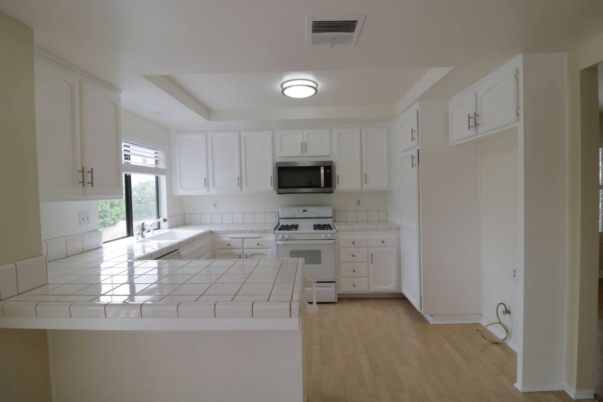 Townhouse for rent at 22525 Sherman Way, Woodland Hills, CA 91367