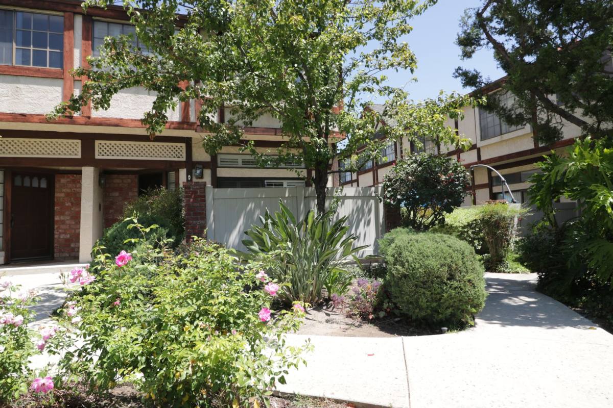 Townhouse for rent at 22525 Sherman Way, Woodland Hills, CA 91367
