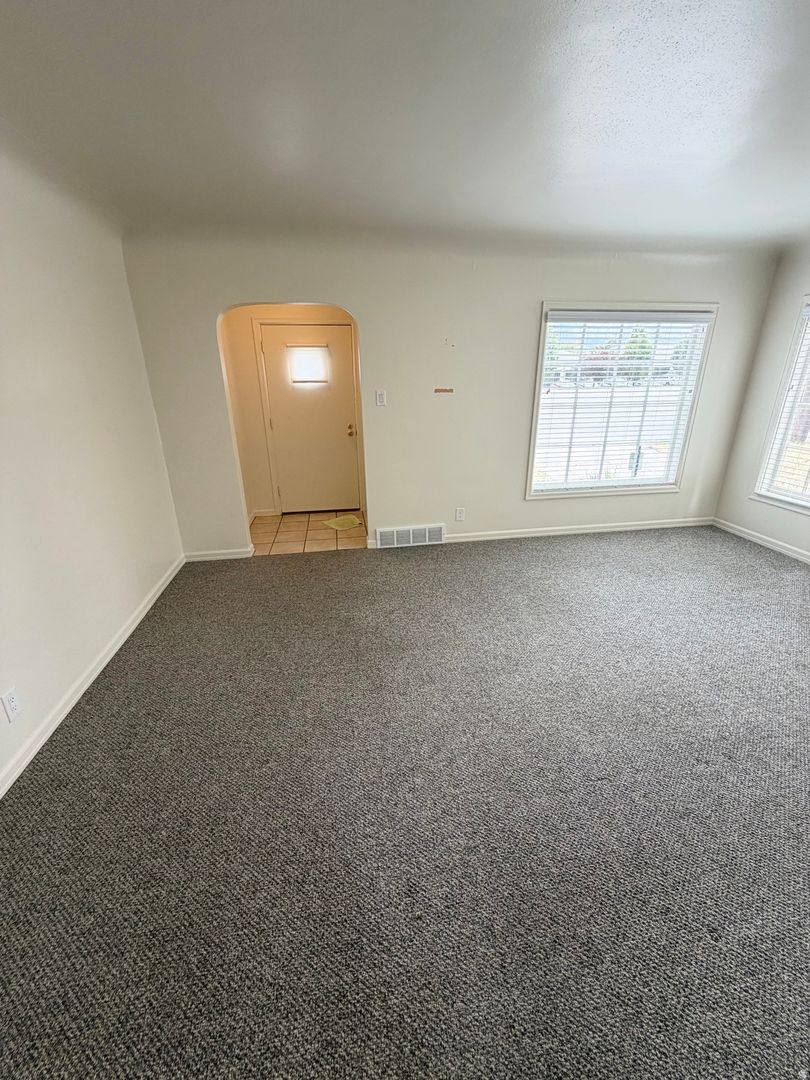 House for rent at 4910 S 900 E, Salt Lake City, UT 84117