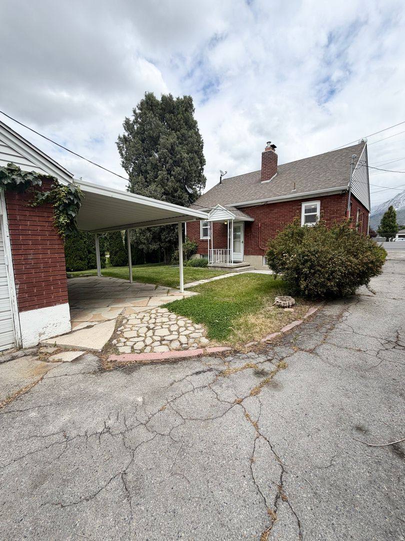 House for rent at 4910 S 900 E, Salt Lake City, UT 84117
