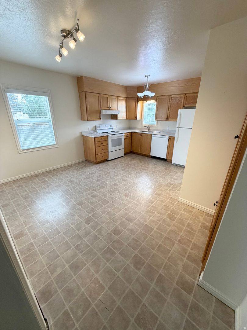 House for rent at 4910 S 900 E, Salt Lake City, UT 84117