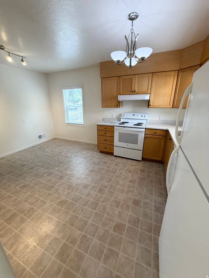 House for rent at 4910 S 900 E, Salt Lake City, UT 84117