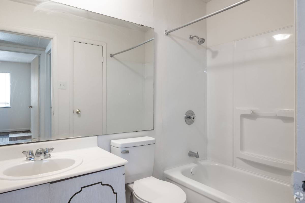 Apartment for rent at 12401 Horizon Village Dr, Saint Louis, MO 63138