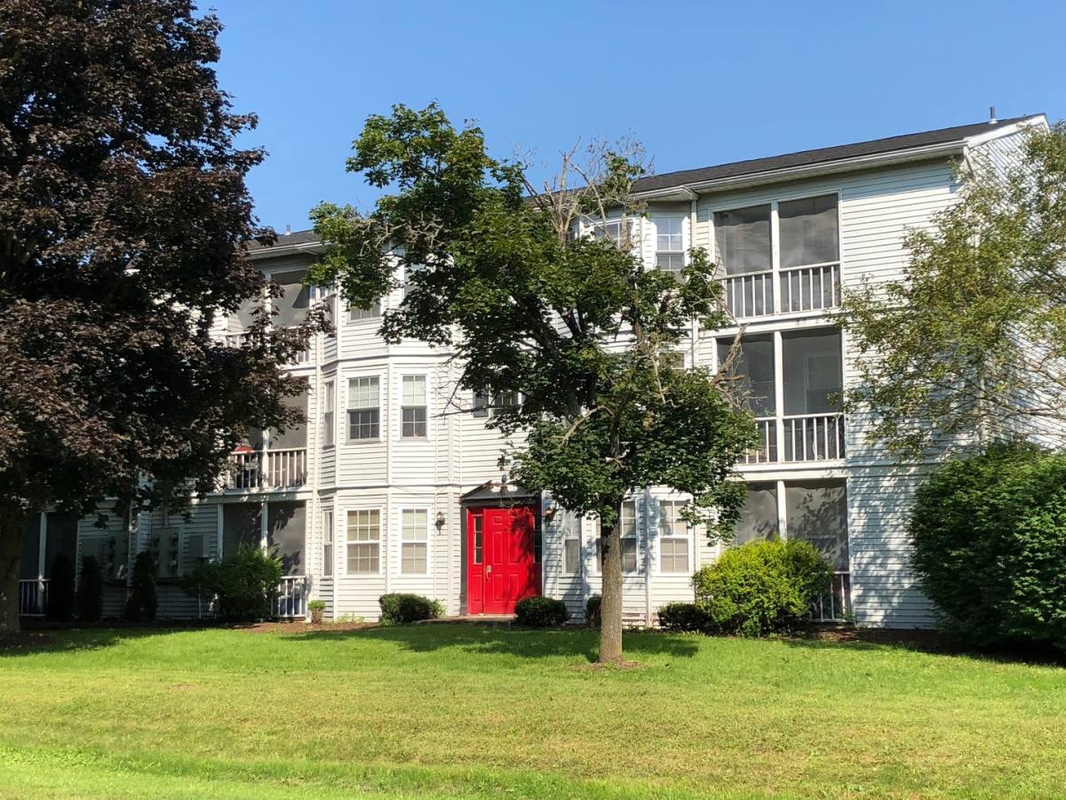 Apartment for rent at 469 Glendale Dr, Endicott, NY 13760
