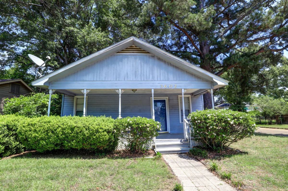 House for rent at 3602 Main St, Texarkana, TX 75501
