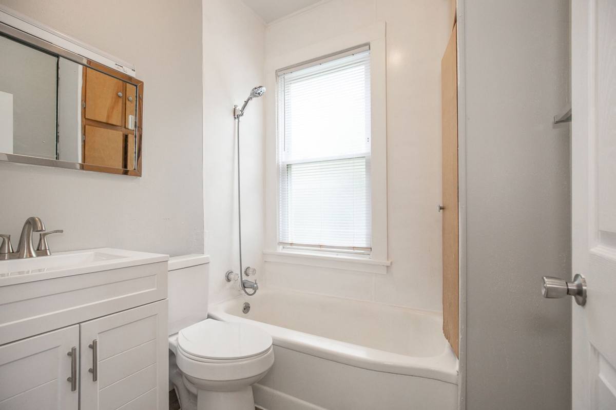 Apartment for rent at 13233 Carrington Ave, Cleveland, OH 44135