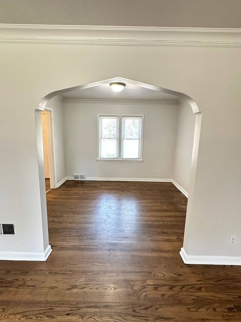 Apartment for rent at 1409 Vinton St, Omaha, NE 68108
