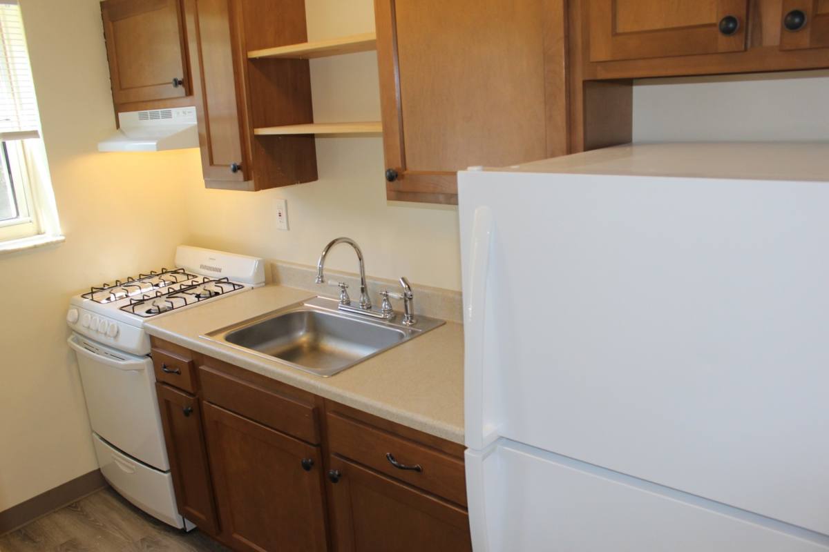 Apartment for rent at 1025 W Findley Dr, Pittsburgh, PA 15221