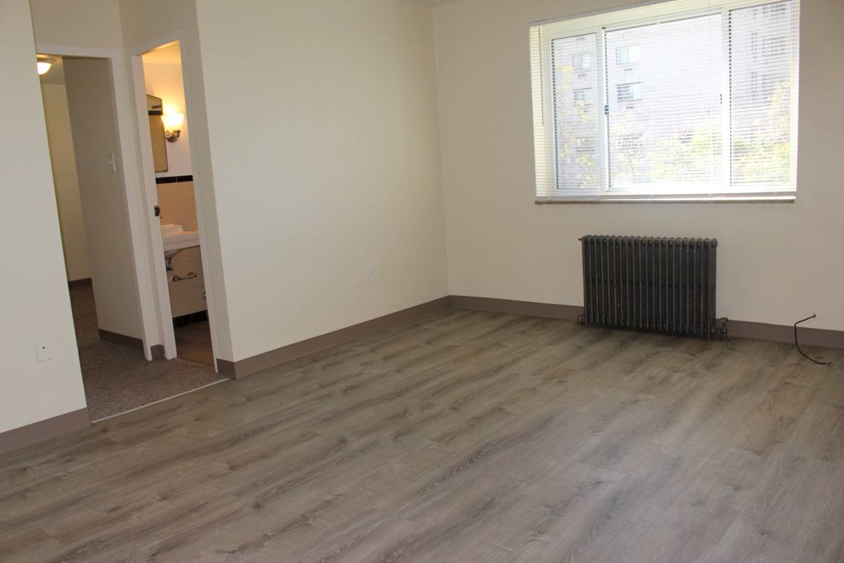 Apartment for rent at 1025 W Findley Dr, Pittsburgh, PA 15221