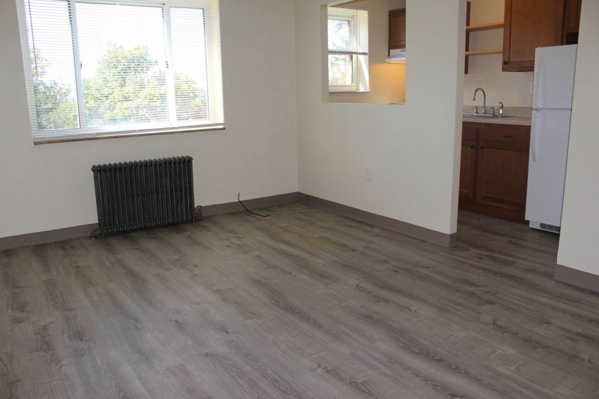 Apartment for rent at 1025 W Findley Dr, Pittsburgh, PA 15221