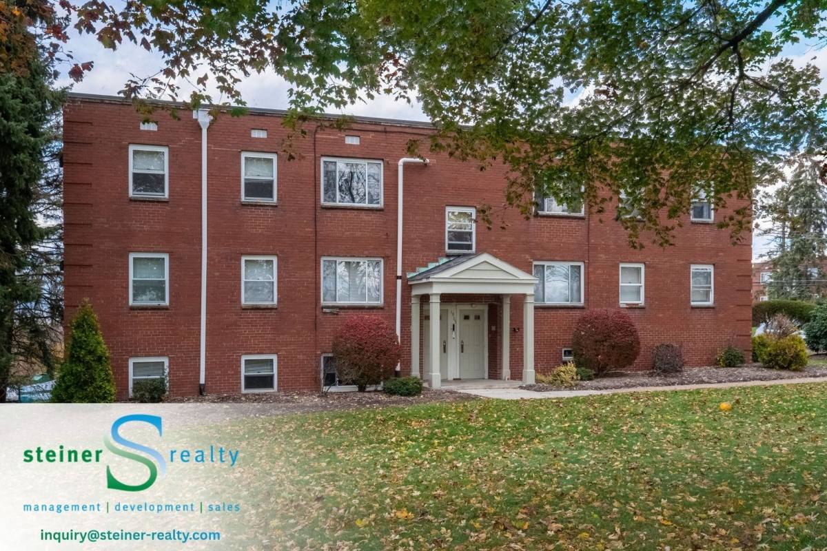 Apartment for rent at 1022 W Findley Dr, Pittsburgh, PA 15221