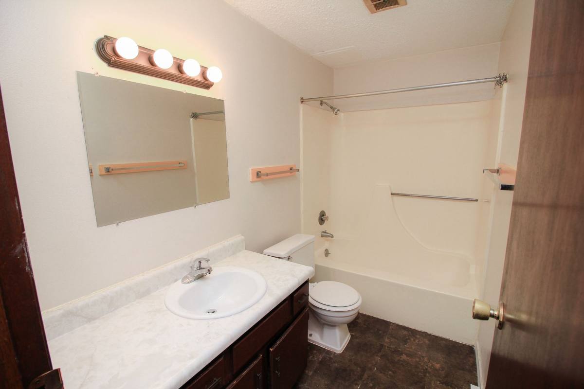 Apartment for rent at 410-412 N Spring Ave, Sioux Falls, SD 57104