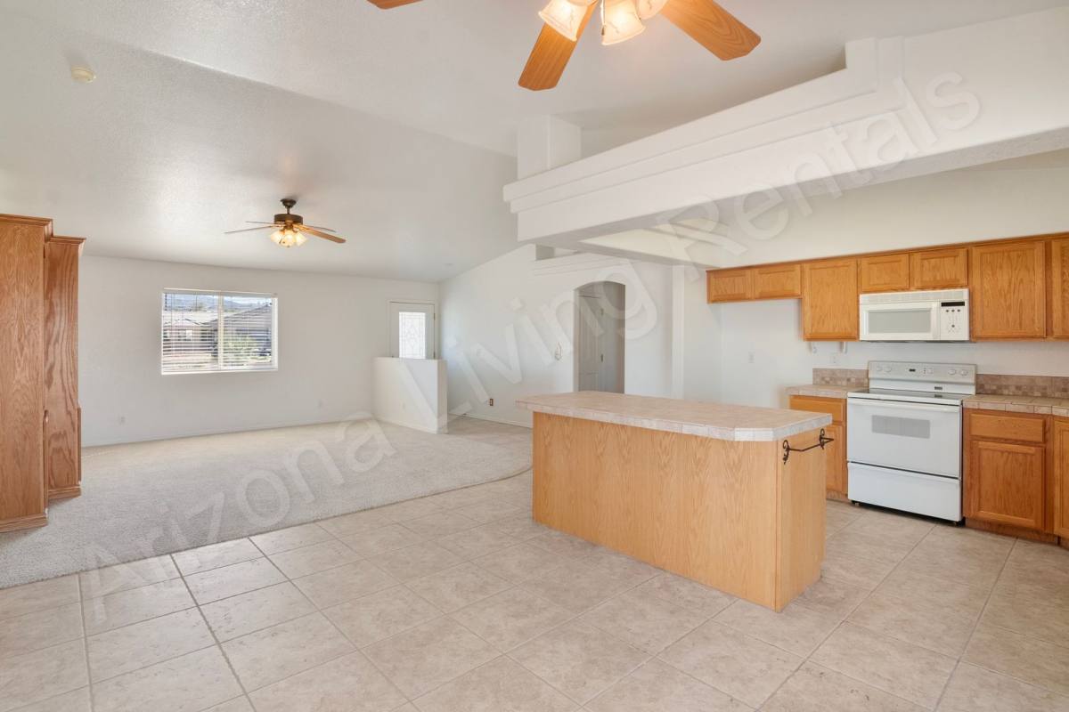 House for rent at 1309 McCulloch Blvd S, Lake Havasu City, AZ 86406