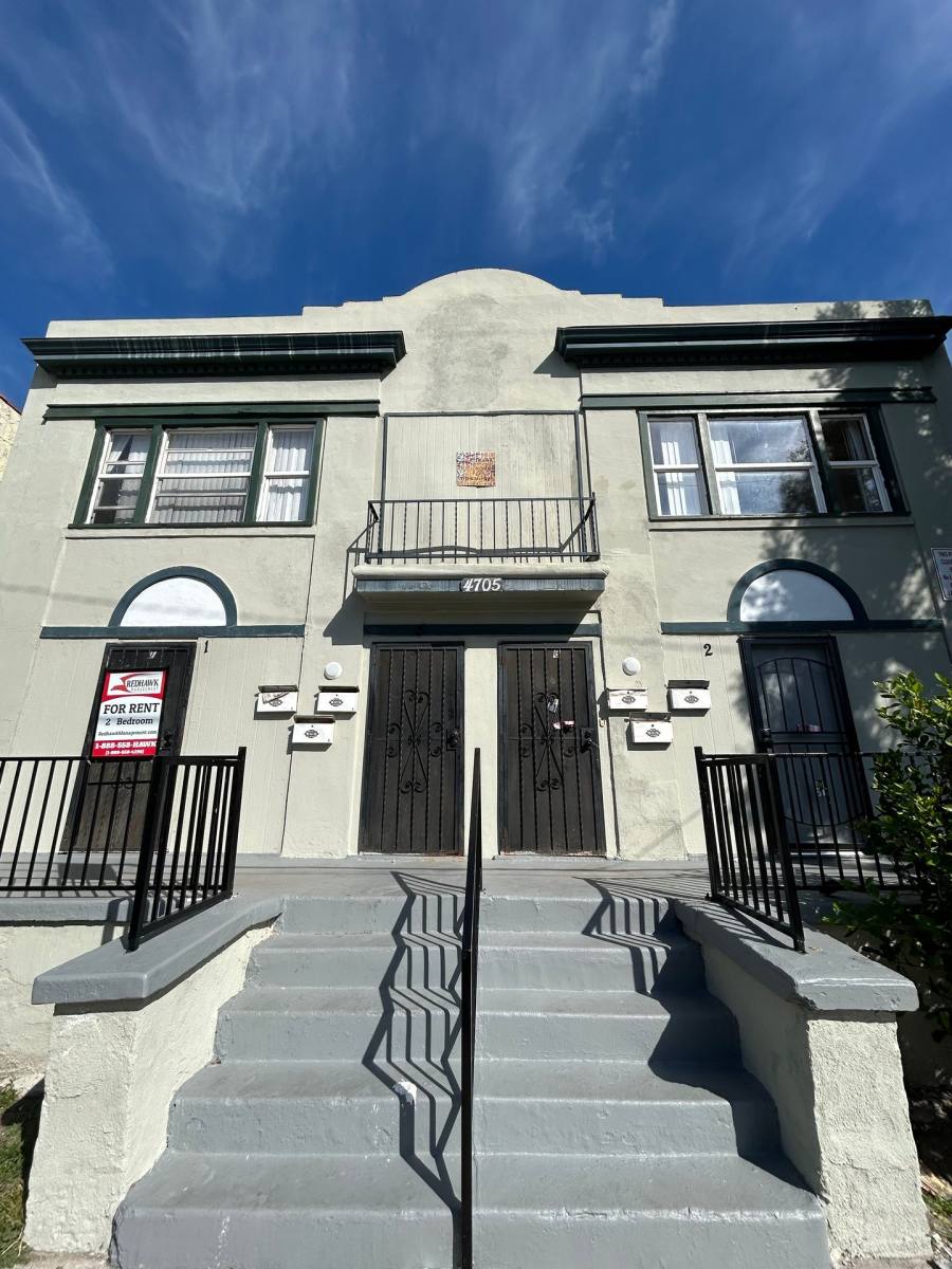 Apartment for rent at 4705 Willowbrook Ave, Los Angeles, CA 90029
