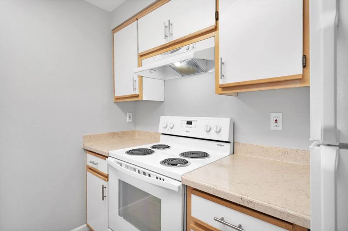 Apartment for rent at 14302 E Burnside St, Portland, OR 97233