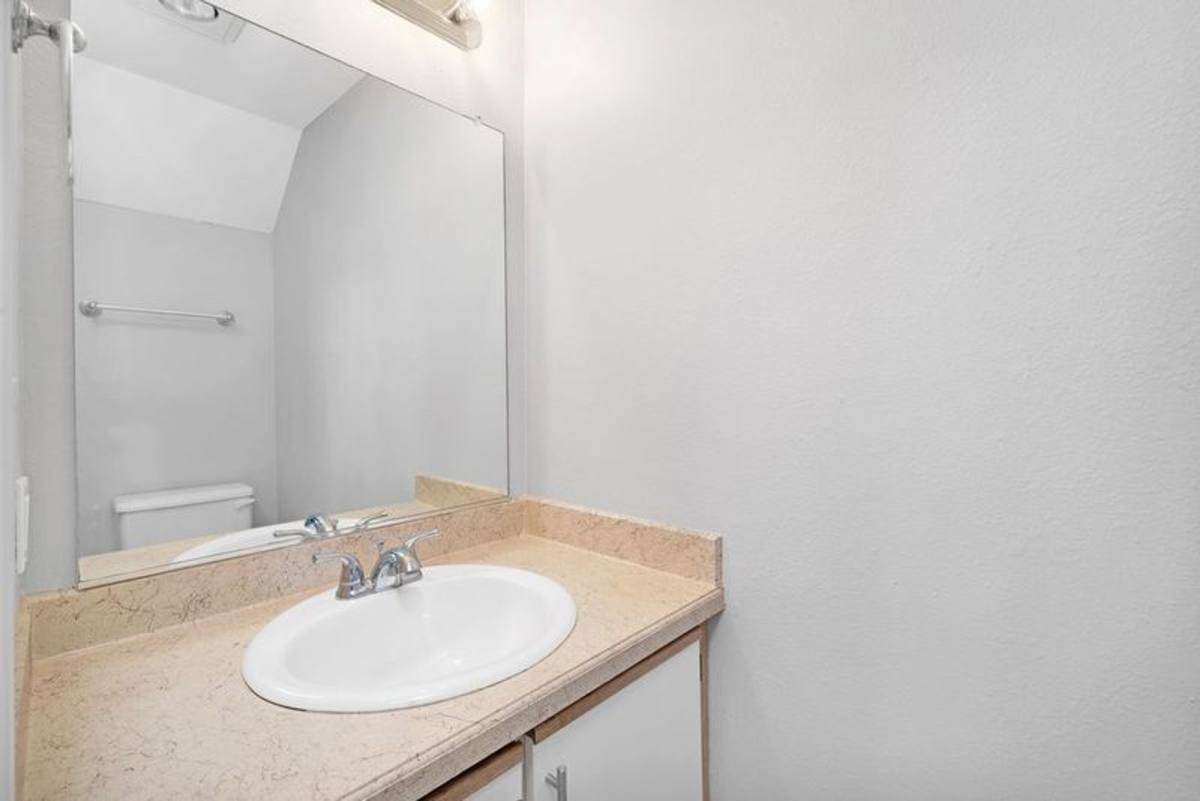 Apartment for rent at 14302 E Burnside St, Portland, OR 97233