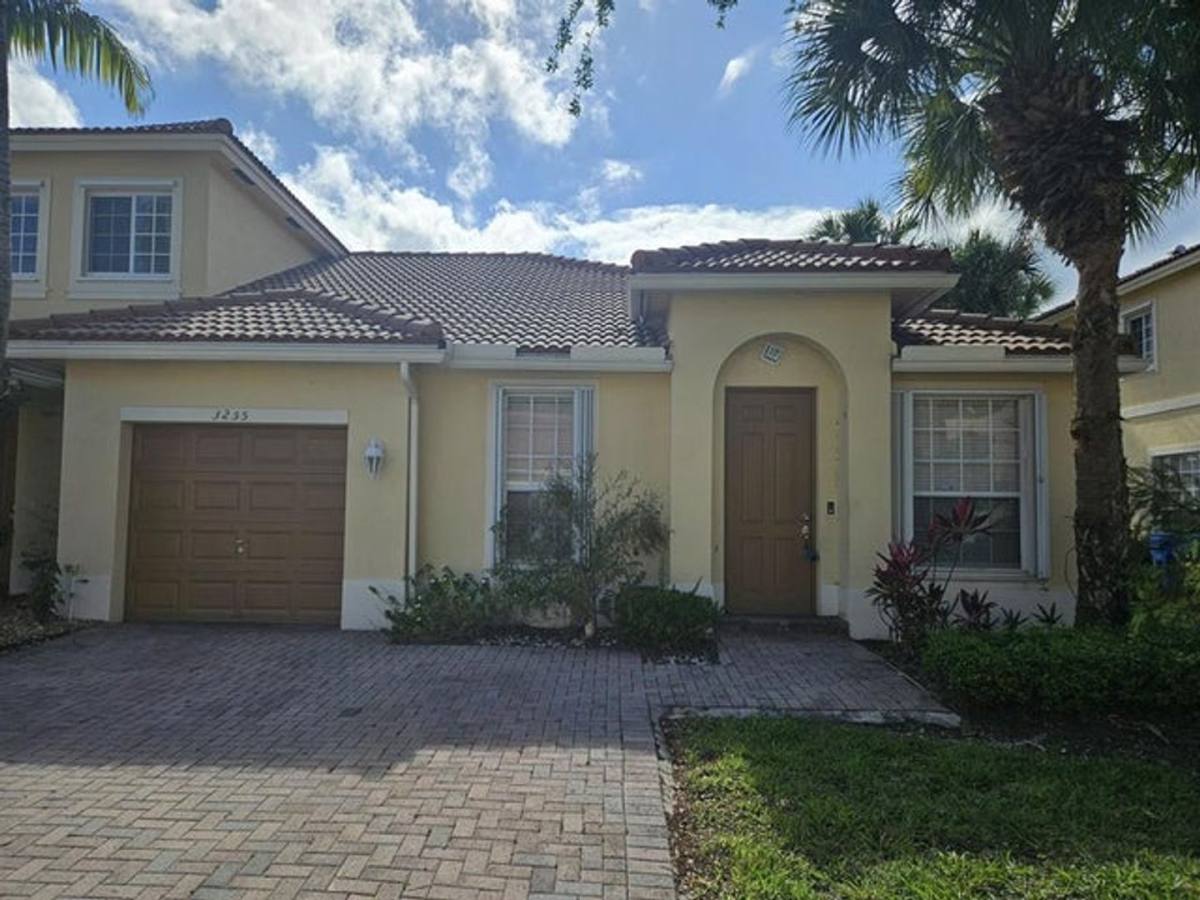 House for rent at 3255 NW 31st Terrace, Fort Lauderdale, FL 33309