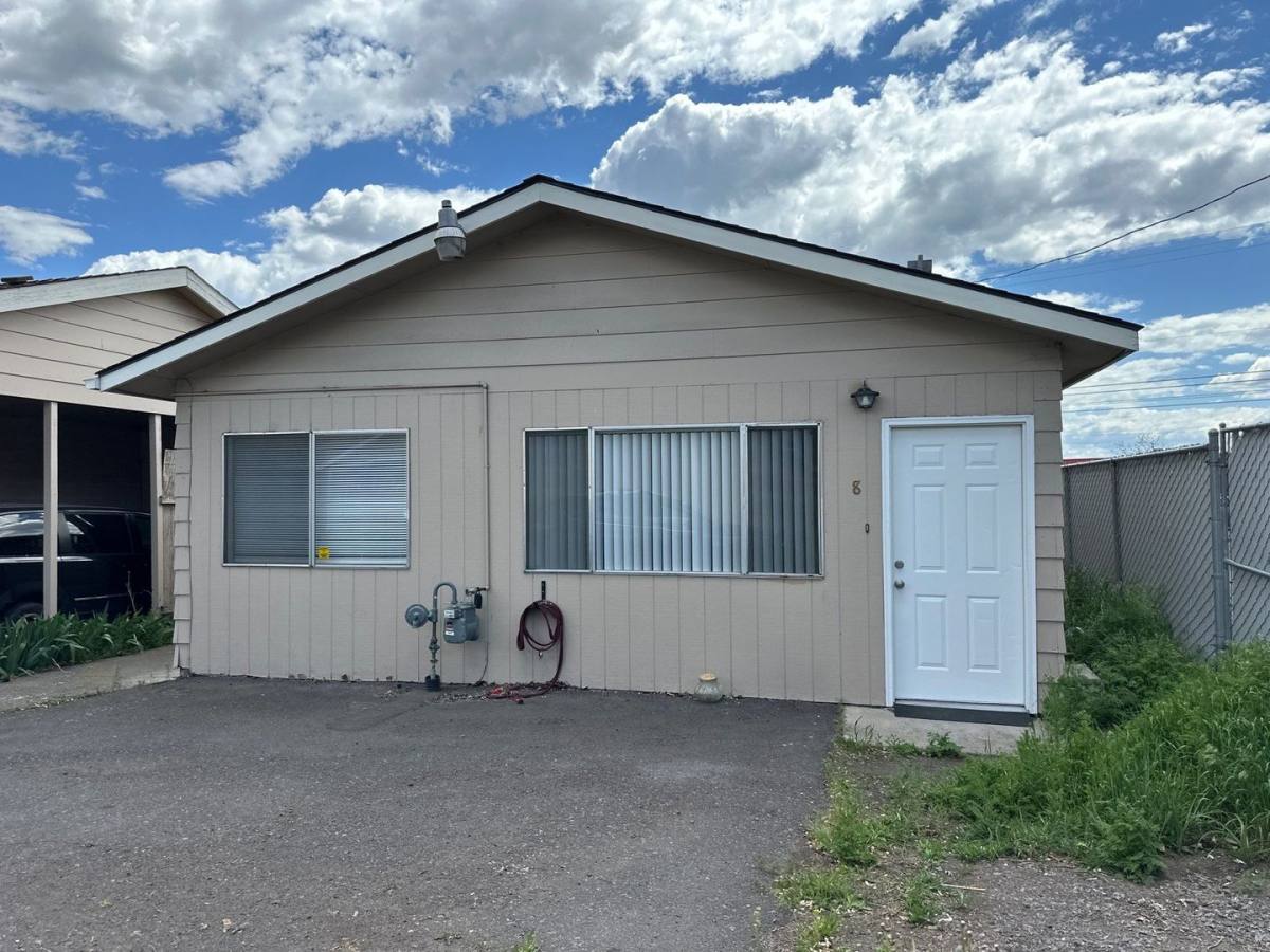 Apartment for rent at 2160 Arthur St, Klamath Falls, OR 97603