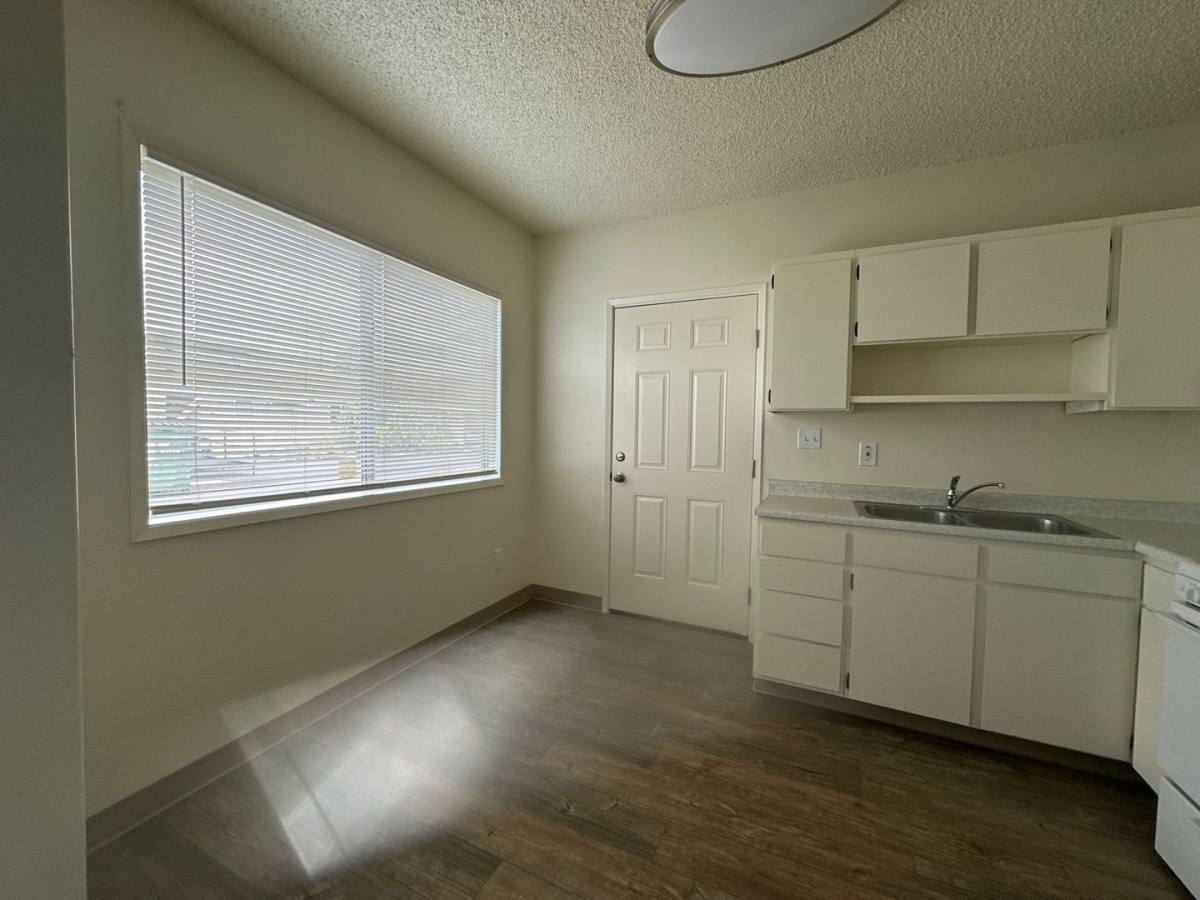 Apartment for rent at 2160 Arthur St, Klamath Falls, OR 97603