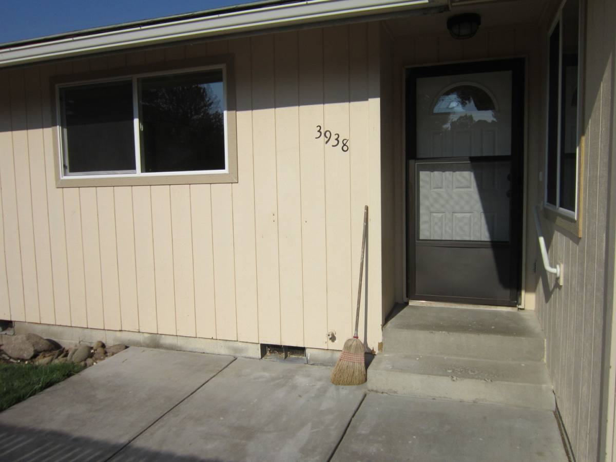 Apartment for rent at 3930- 3938 Shasta Way, Klamath Falls, OR 97603