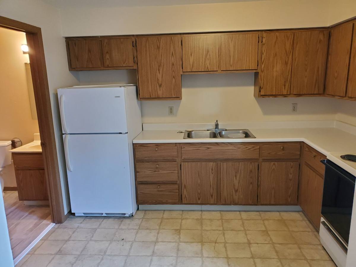 Apartment for rent at 522 E Bronson Rd, Seymour, WI 54165