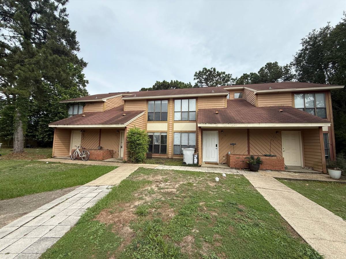 Townhouse for rent at 2808 Villa Woods Circle, Gulf Breeze, FL 32563